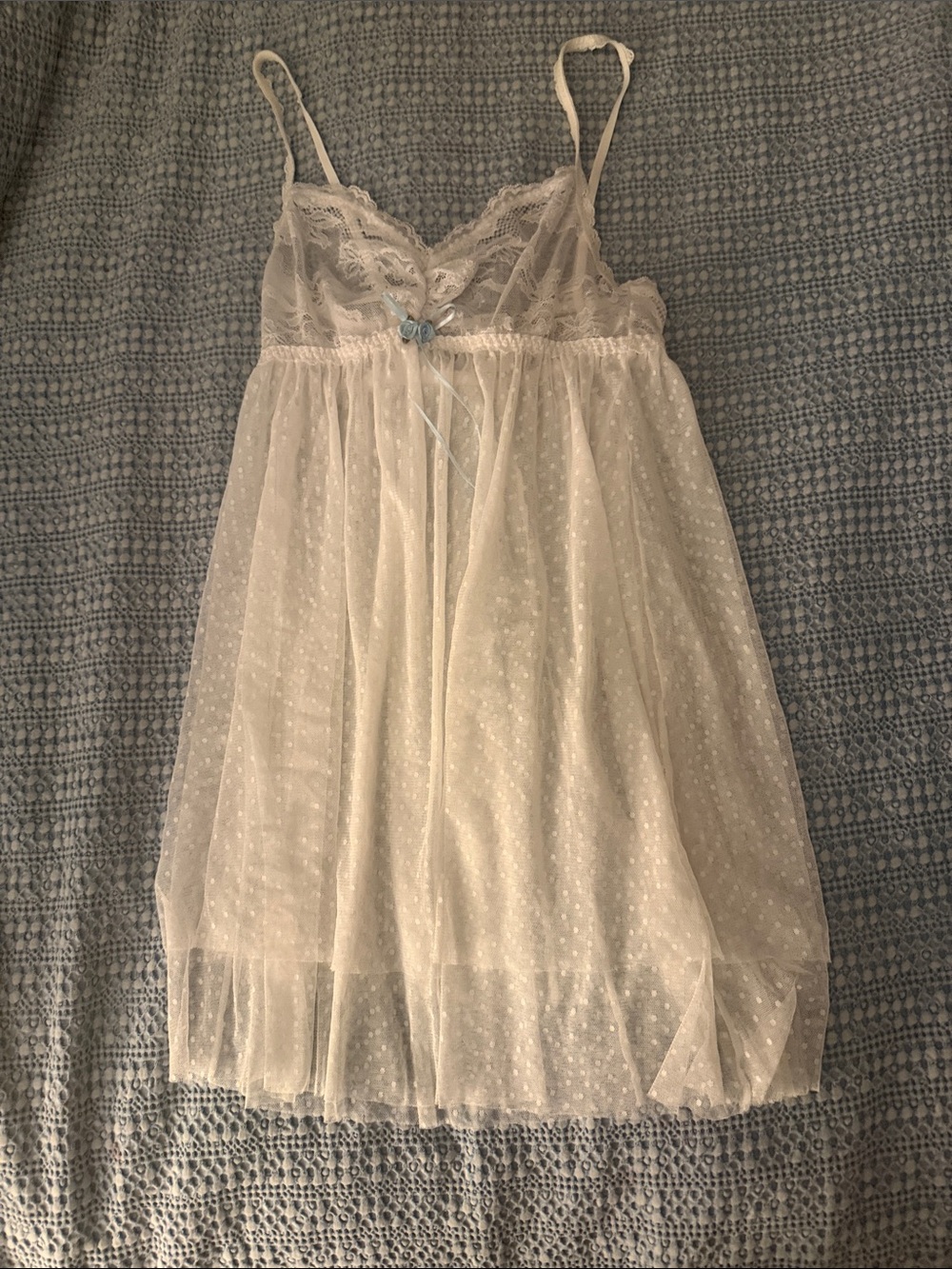 Hanky Panky White Sheer Lace Polka-Dot Chemise with Blue Ribbon Accent